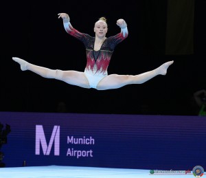 bel vaelen lisa ph simone ferraro sfa05284 copia